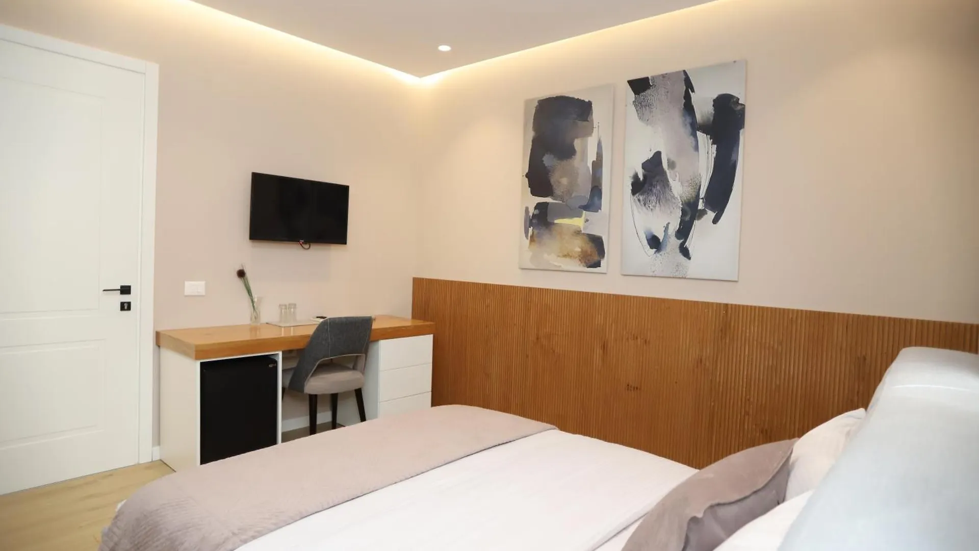 J&D Rooms Korce Gæstehus