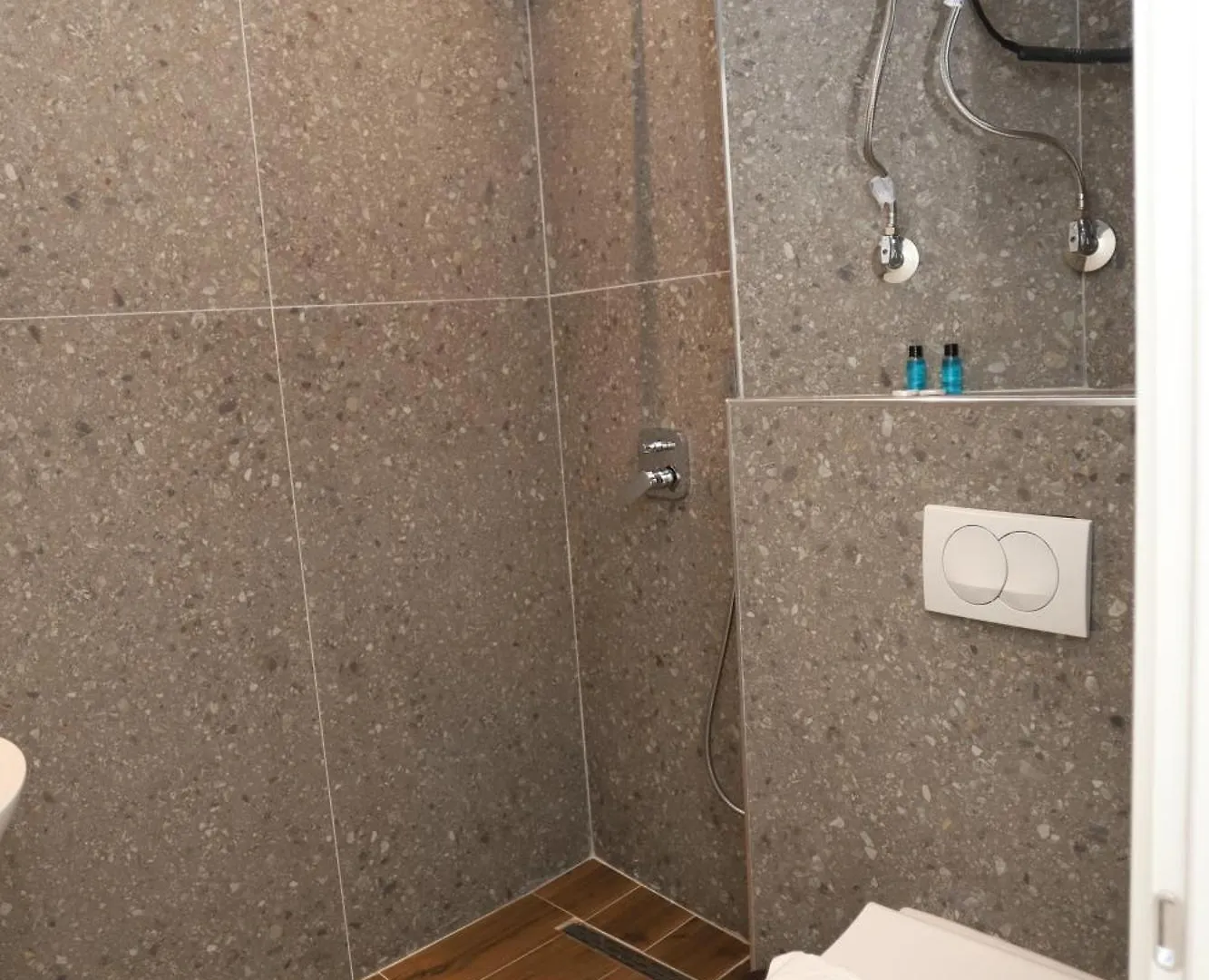 J&D Rooms Korce Albánie