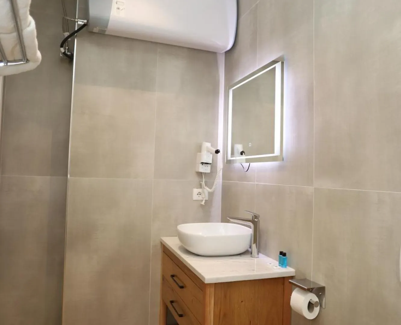 Gæstehus J&D Rooms Korce